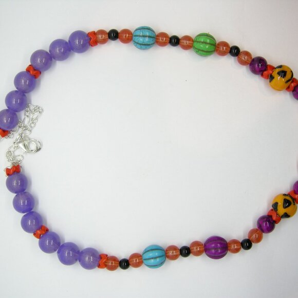 Pumpkins and pearls lampwork necklace - Picture 10 of 16